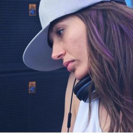 DJ Mia Wallas's profile