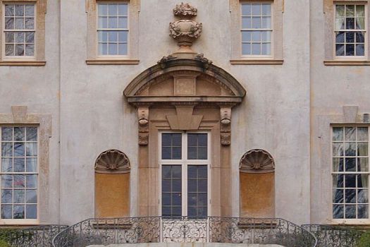 Swan House