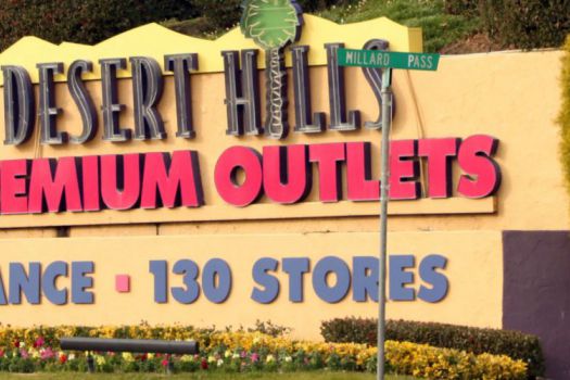 Desert Hills Premium Outlets